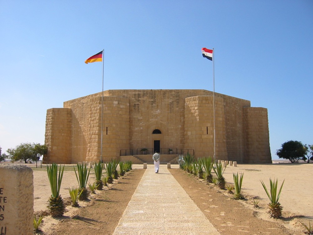  El Alamein War Cemetery and Museum