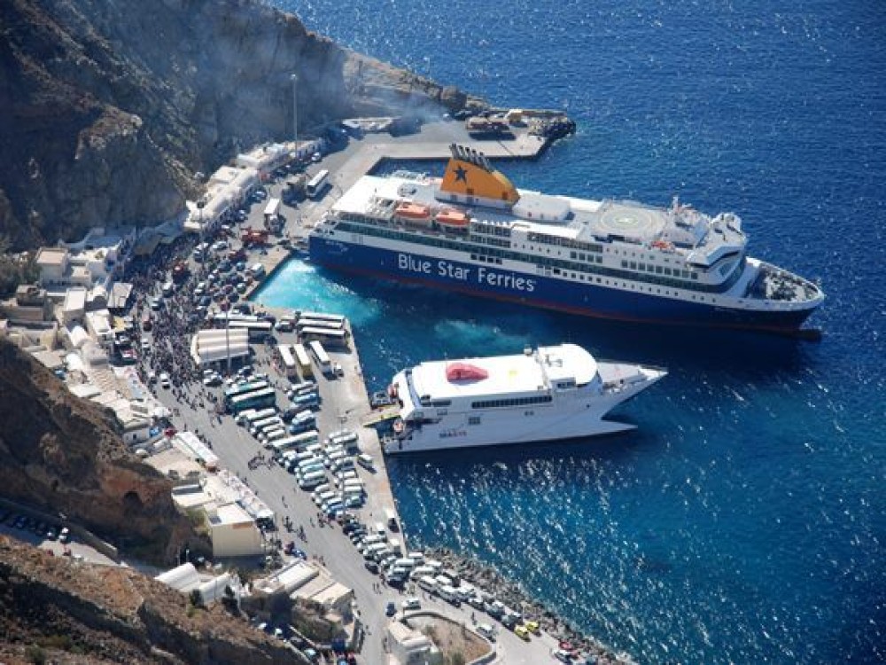 Port of Santorini 