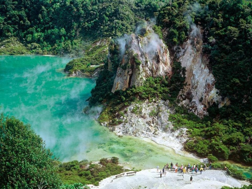 Waimangu Volcanic Valley