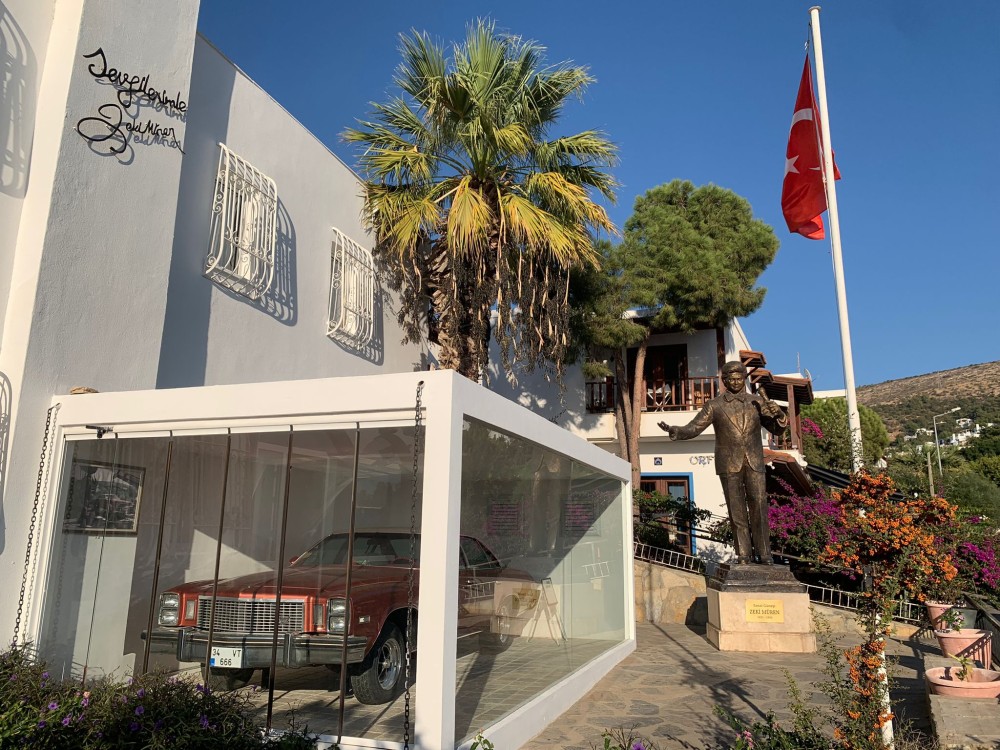 Zeki Müren Art Museum