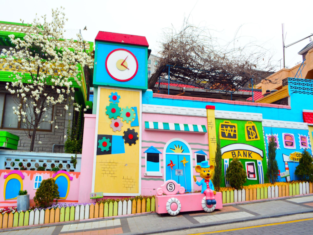 Haenggung-dong Mural Village