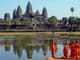 Angkor Wat: 2-Day Sunrise and Floating Village Tour