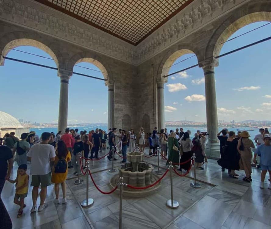 Istanbul: Hagia Sophia Topkapi and Basilica Cistern Tour | ®ExcursionMania - Image 6