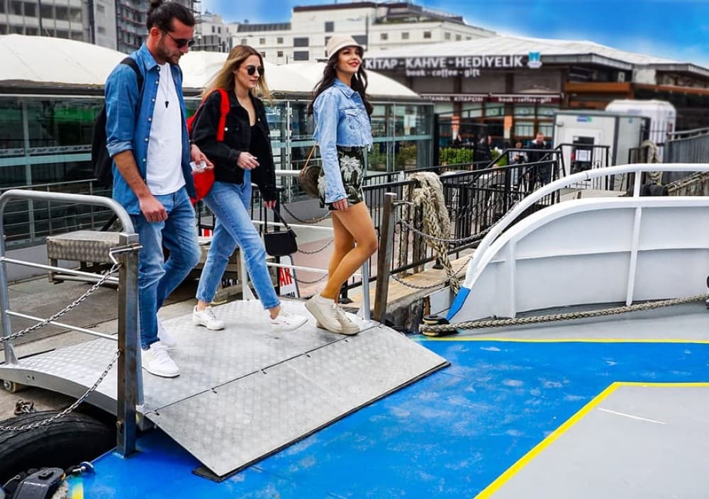 Istanbul: Bosphorus & Golden Horn Cruise Daytime or Sunset | ®ExcursionMania - Image 4