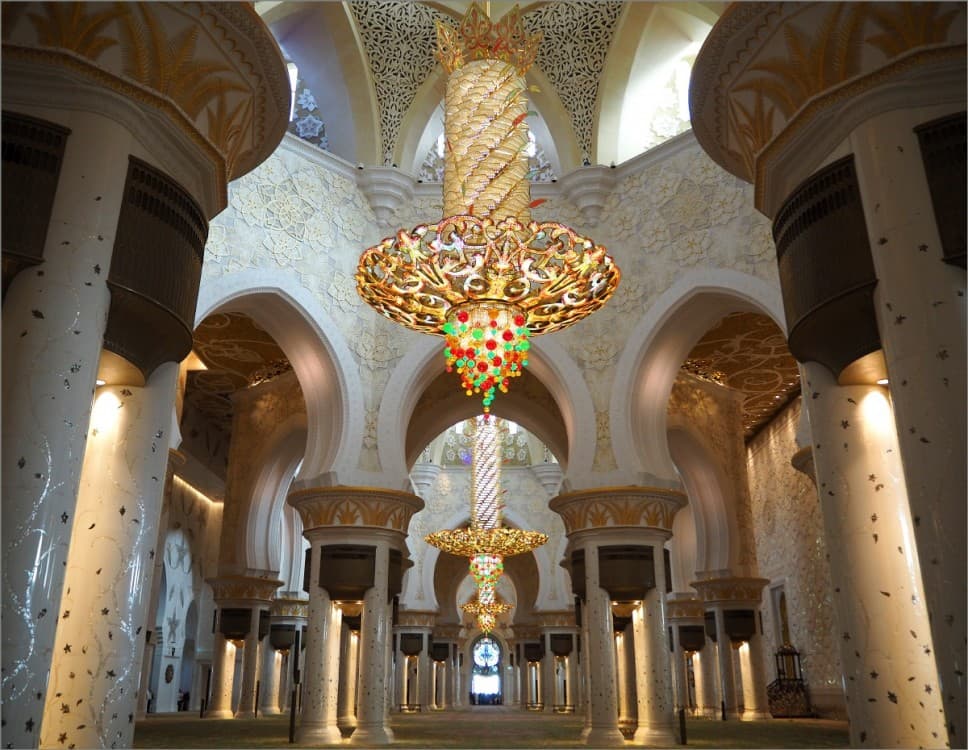 Dubai: Abu Dhabi Day-Trip Grand Mosque, Royal Palace & Lunch | ®ExcursionMania - Image 5