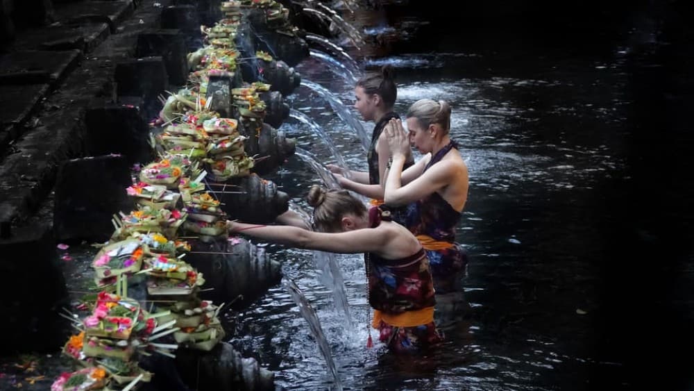 Tirta Empul: Temple Tour with Optional Spiritual Cleansing | ®ExcursionMania - Image 2