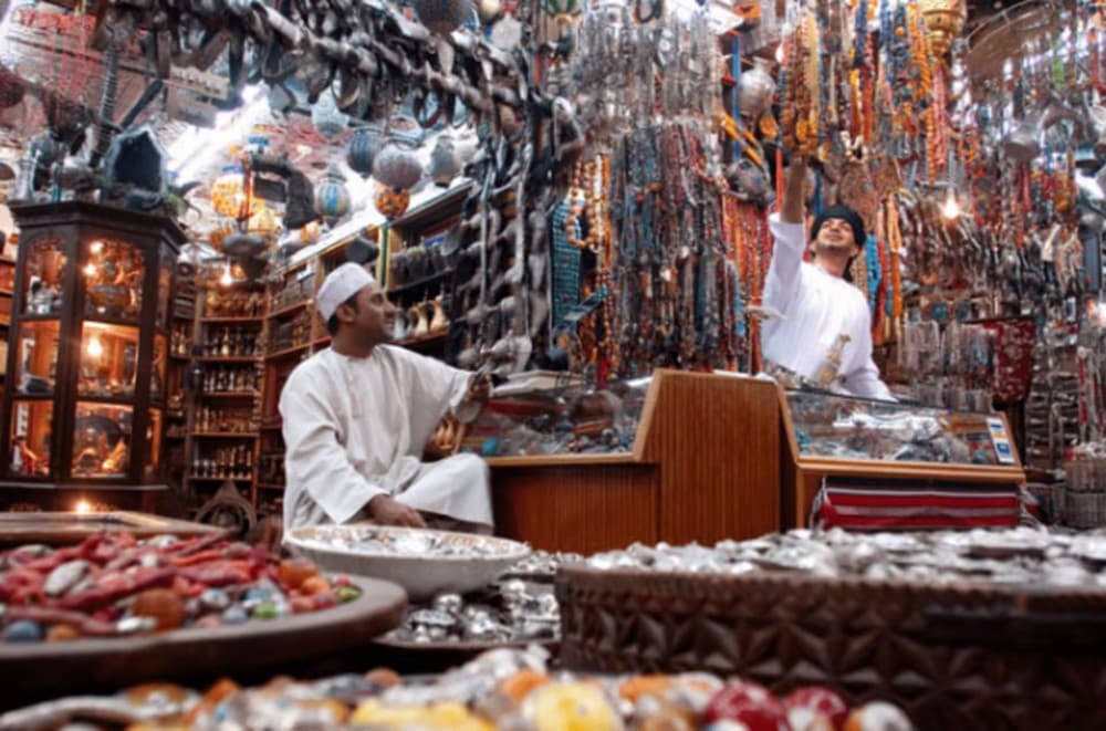 Muscat: Sultan Qaboos Mosque & Bait Al Zubair Museum Tour | ®ExcursionMania - Image 4