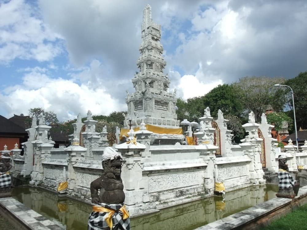 Denpasar: Museum Traditional Market and Food Tasting Tour | ®ExcursionMania - Image 3