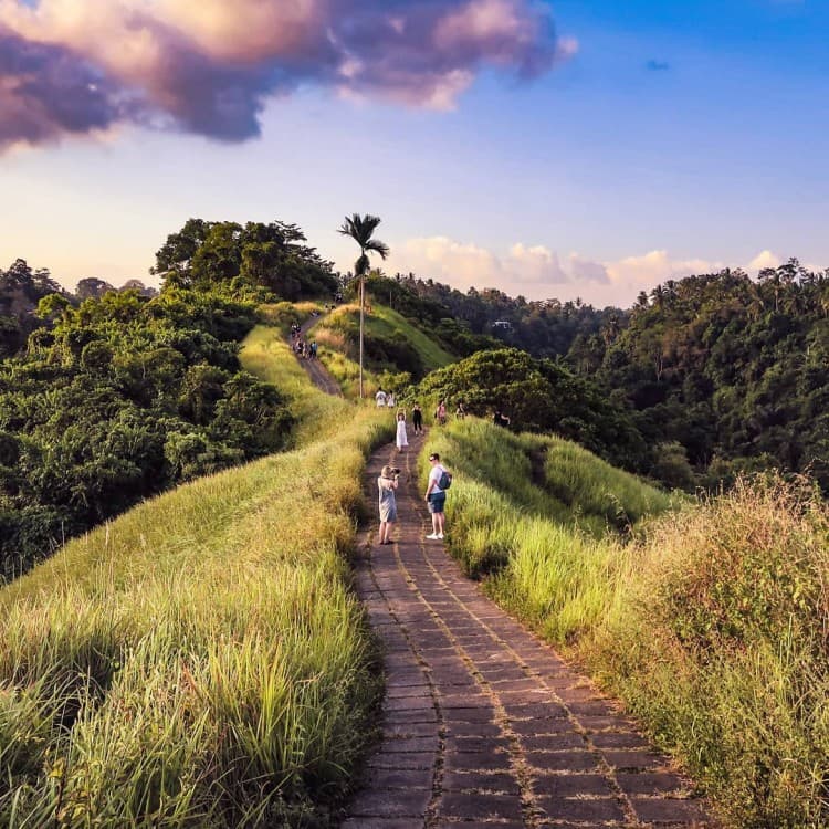 Ubud: Tjampuhan Ridge, Monkey Forest & Art Market Photo Tour | ®ExcursionMania - Image 2