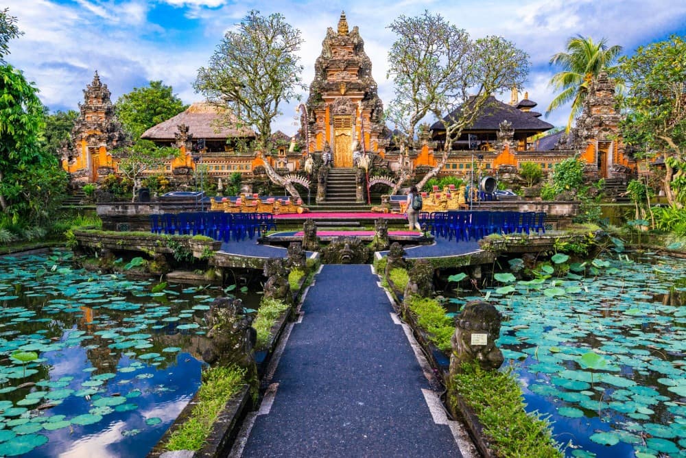 Ubud: Tjampuhan Ridge, Monkey Forest & Art Market Photo Tour | ®ExcursionMania - Image 3