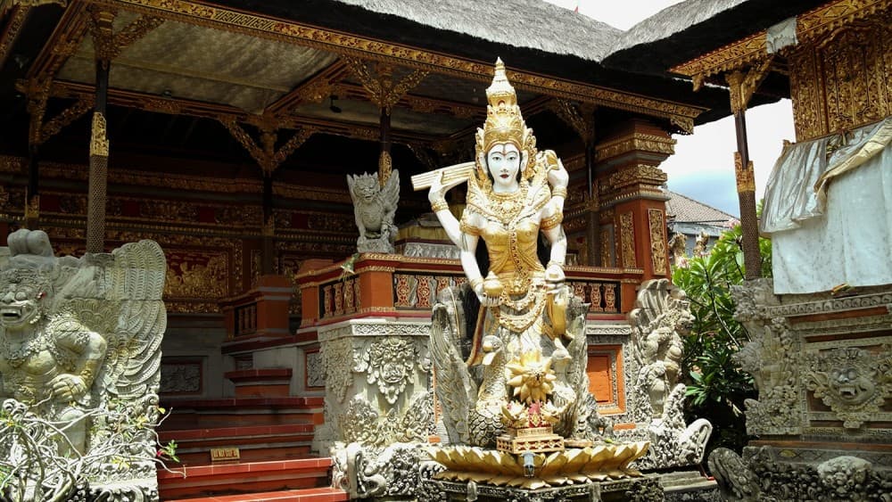 Ubud: Tjampuhan Ridge, Monkey Forest & Art Market Photo Tour | ®ExcursionMania - Image 10