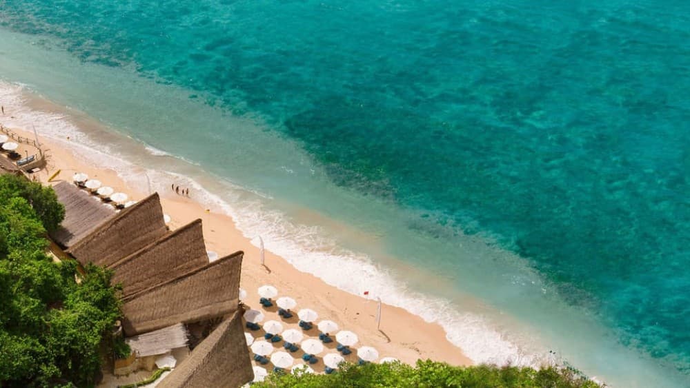 Uluwatu: Beach Club and Cliffside Private Bar Hopping Tour | ®ExcursionMania - Image 2