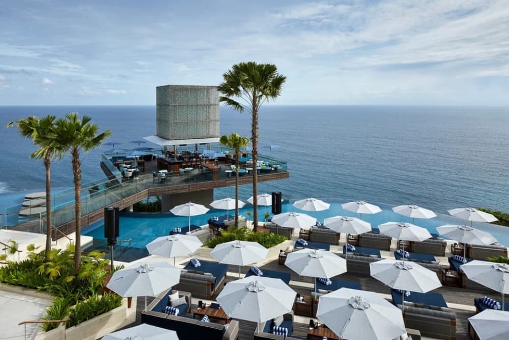 Uluwatu: Beach Club and Cliffside Private Bar Hopping Tour | ®ExcursionMania - Image 5