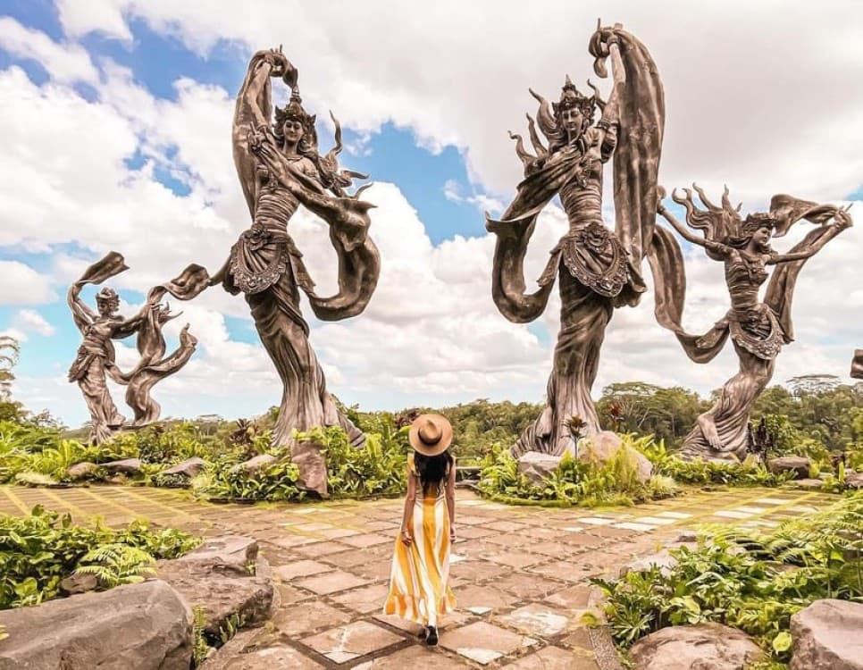 Ubud: Saraswati Temple, Monkey Forest, Art Market, Waterfall | ®ExcursionMania - Image 1