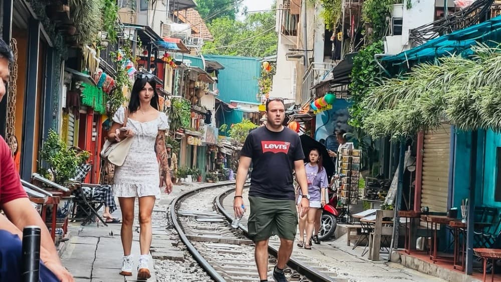 Hanoi: Guided Food Tour with Train Street Visit | ®ExcursionMania - Image 5