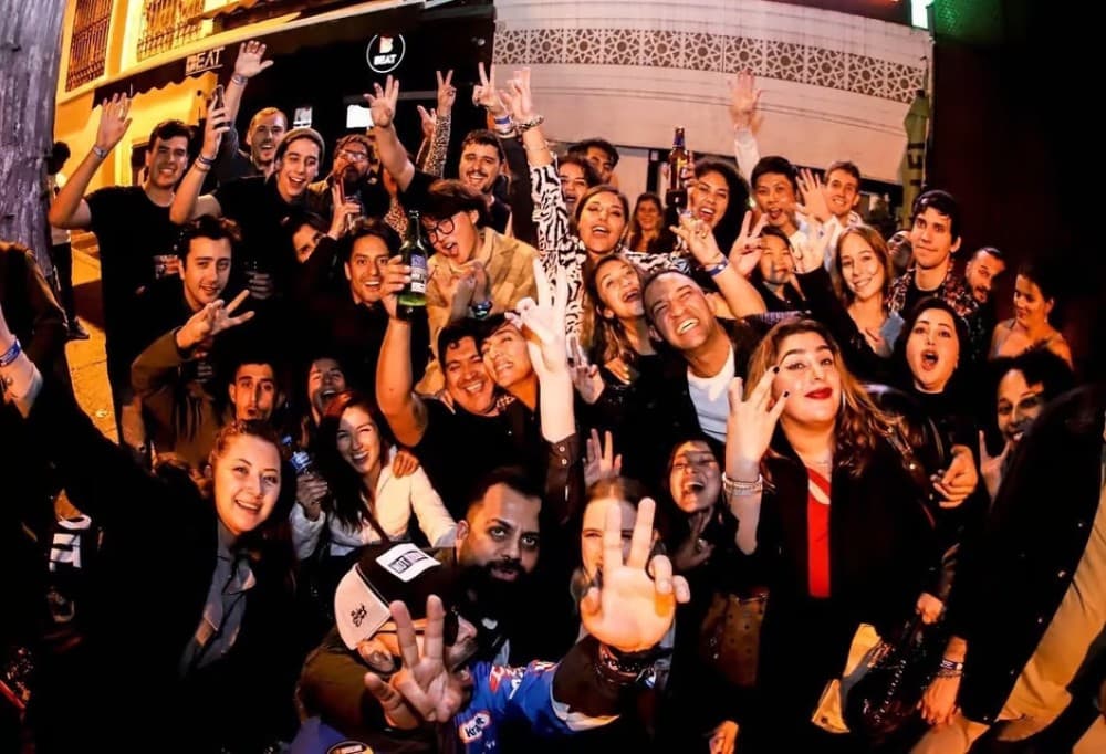 Istanbul: Party Pub Crawl with Party Bus | ®ExcursionMania - Image 6