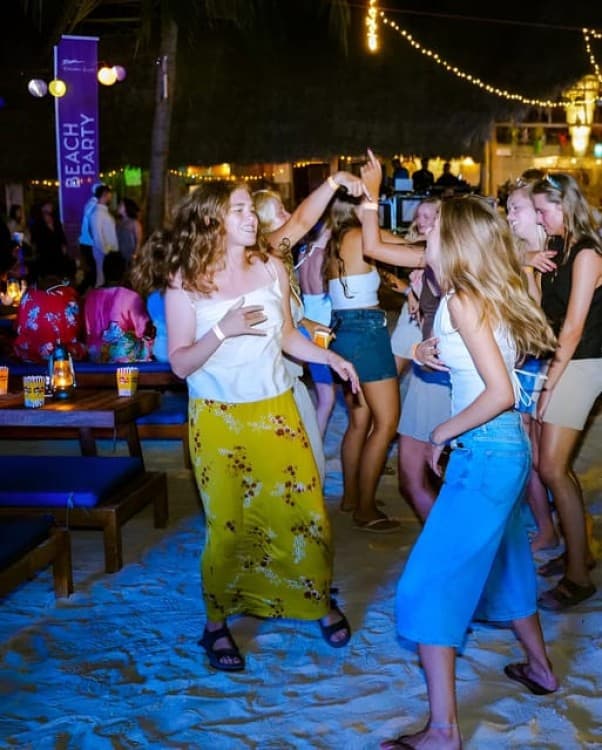 Zanzibar: Kendwa Full Moon Party Round-Trip Transfer | ®ExcursionMania - Image 2