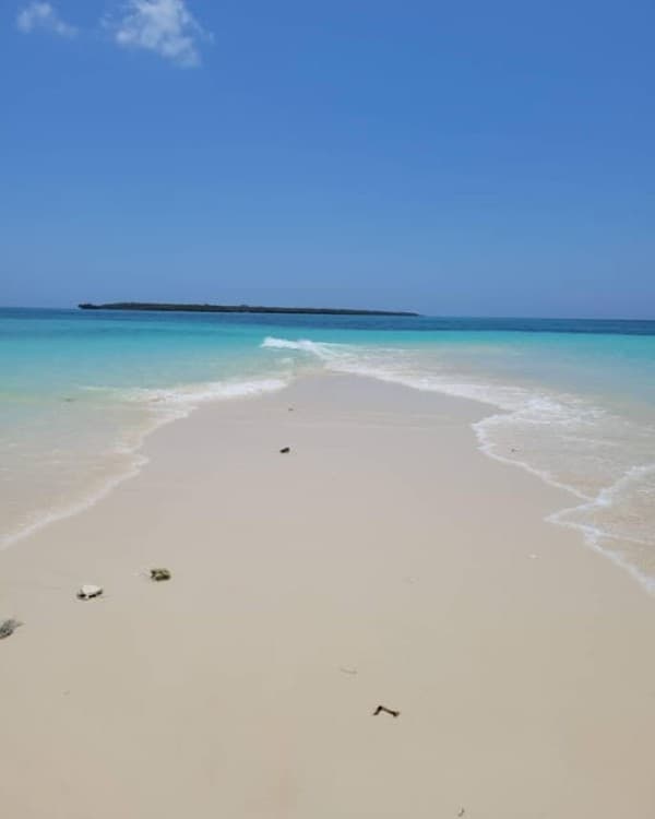 Nakupenda Sandbang Beach and Snorkeling | ®ExcursionMania - Image 2