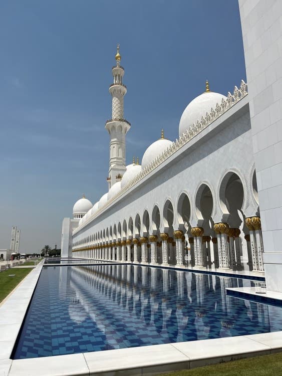 Abu Dhabi: Half Day Sightseeing Tour with Pick up & Drop off | ®ExcursionMania - Image 11