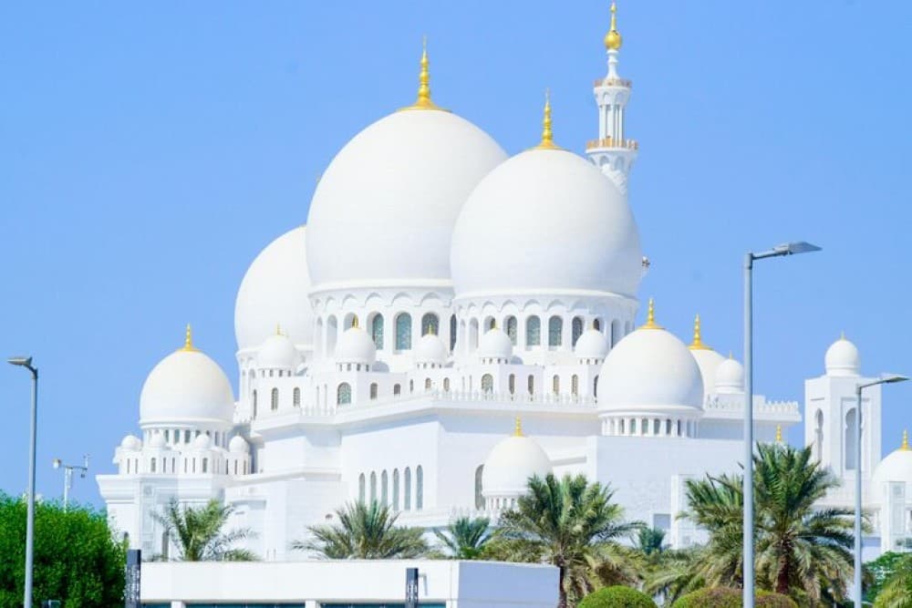 Abu Dhabi Layover & Stopover : Discover the City Between Flights | ®ExcursionMania - Image 3