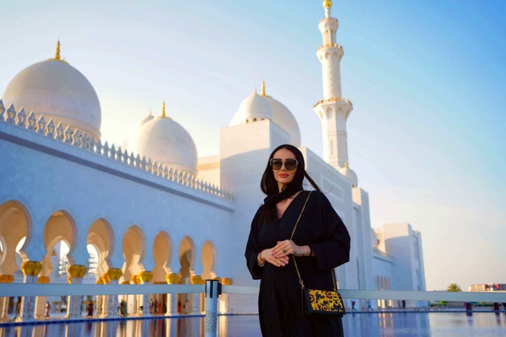 Premium Abu Dhabi Tour: Grand Mosque, Royal Palace & Etihad Tower | ®ExcursionMania - Image 2