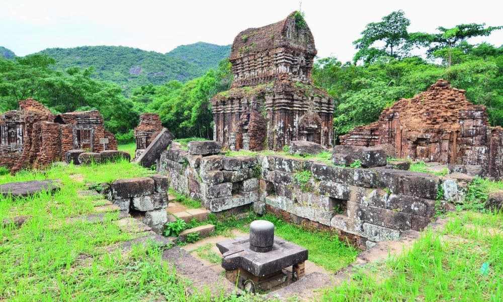 Amazing My Son Sunset Deluxe Small Group tour | ®ExcursionMania - Image 12