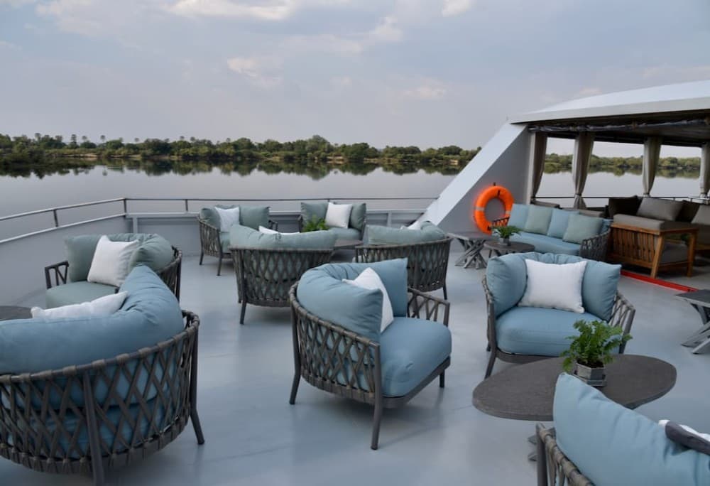 Victoria Falls Guided Tour  Sunset Boat Cruise | ®ExcursionMania - Image 8