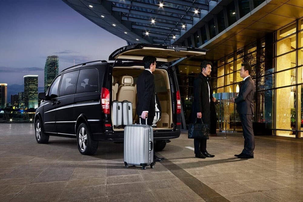 Livingstone: Airport Transfers | ®ExcursionMania - Image 2