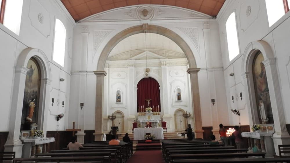 Visit Praia from the point of view of the locals | ®ExcursionMania - Image 12