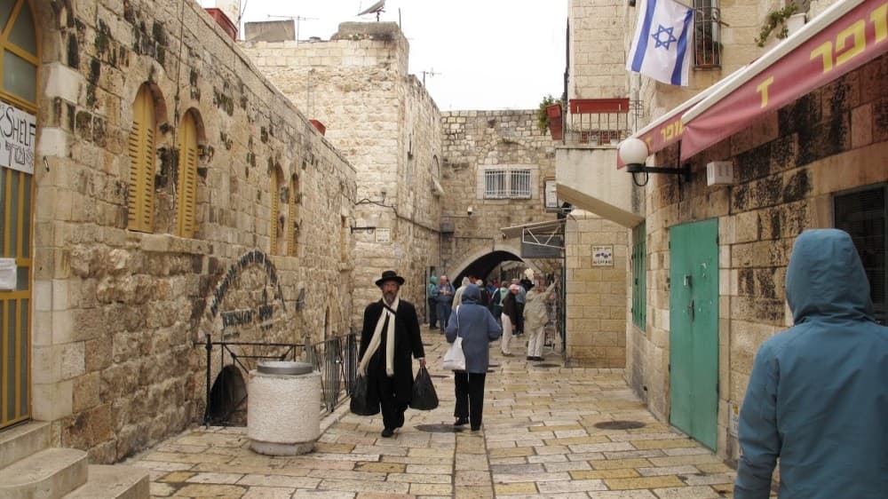 Krakow: Jewish Quarter and Schindlers Factory Guided Tour | ®ExcursionMania - Image 6