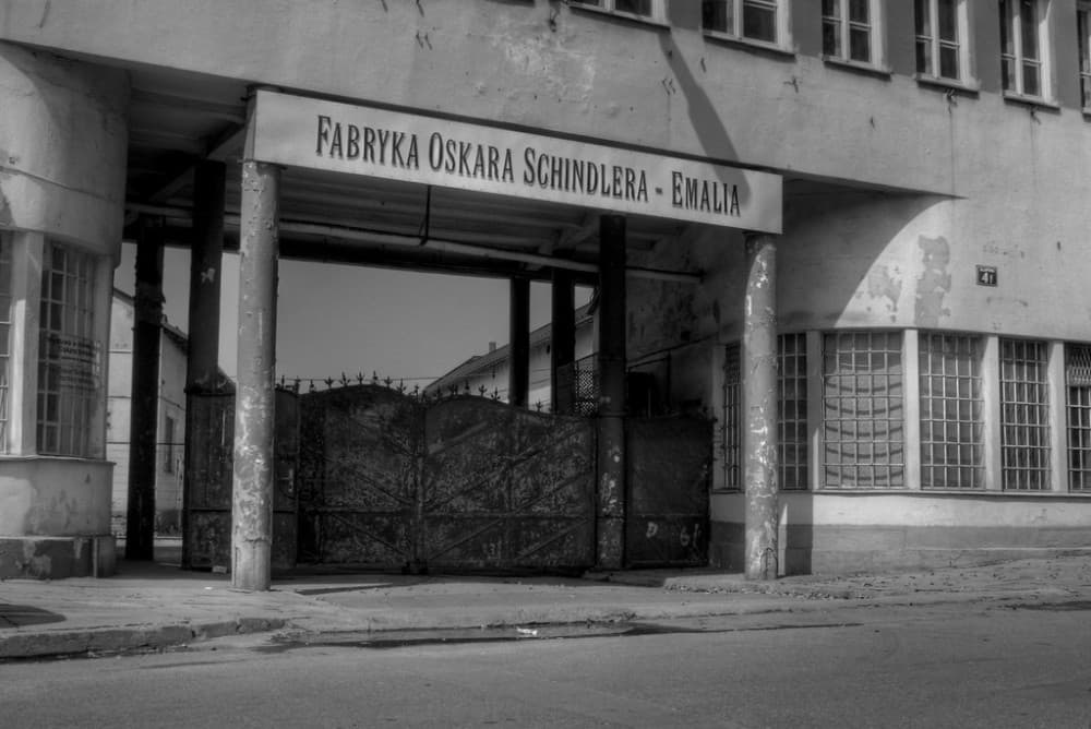 Krakow: Jewish Quarter and Schindlers Factory Guided Tour | ®ExcursionMania - Image 8