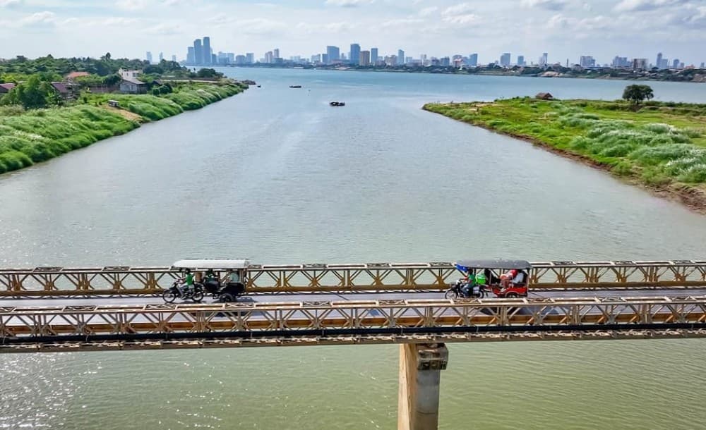 Phnom Penh to Silk Island By Tuk-Tuk with local Expert