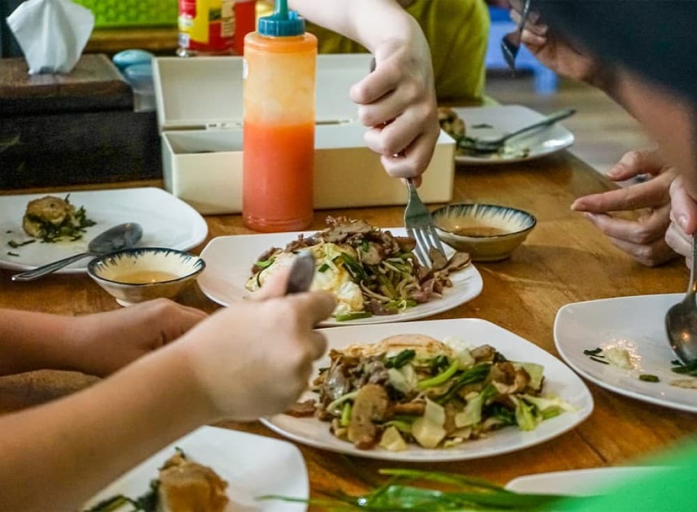 Siem Reap: Evening Food Tour with 10 Local Tastings | ®ExcursionMania - Image 3