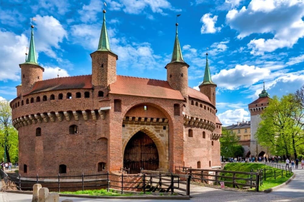 Krakow St Marys Church and Rynek Underground Museum Tour | ®ExcursionMania - Image 4