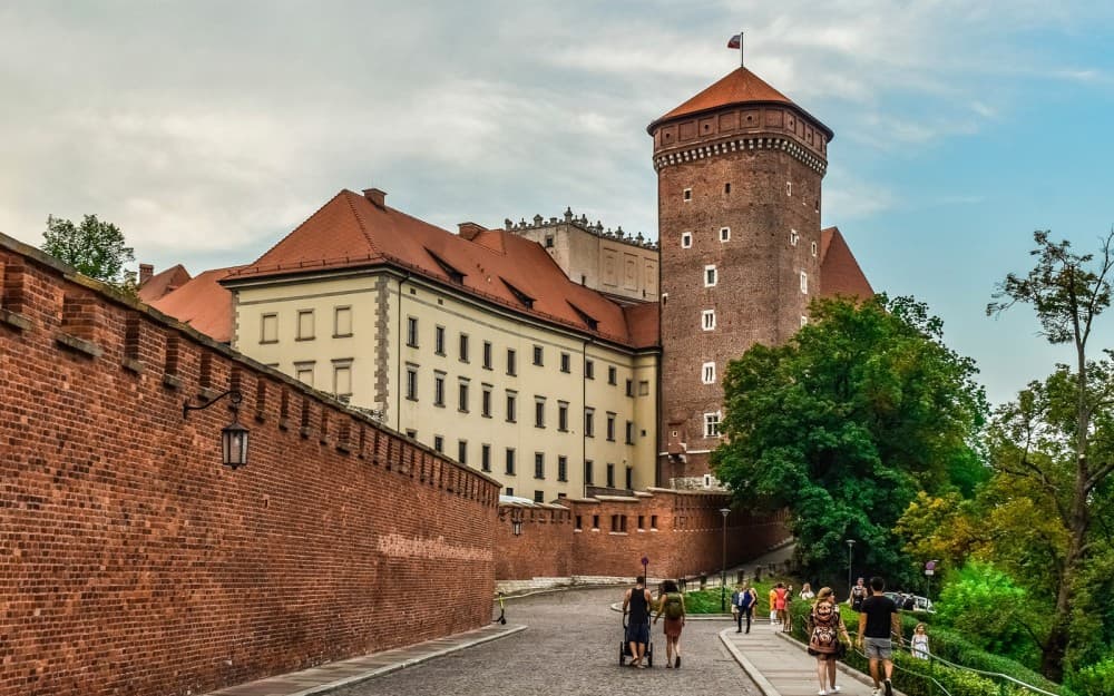 Krakow: Wawel Castle, Cathedral, Salt Mine, and Lunch | ®ExcursionMania - Image 8