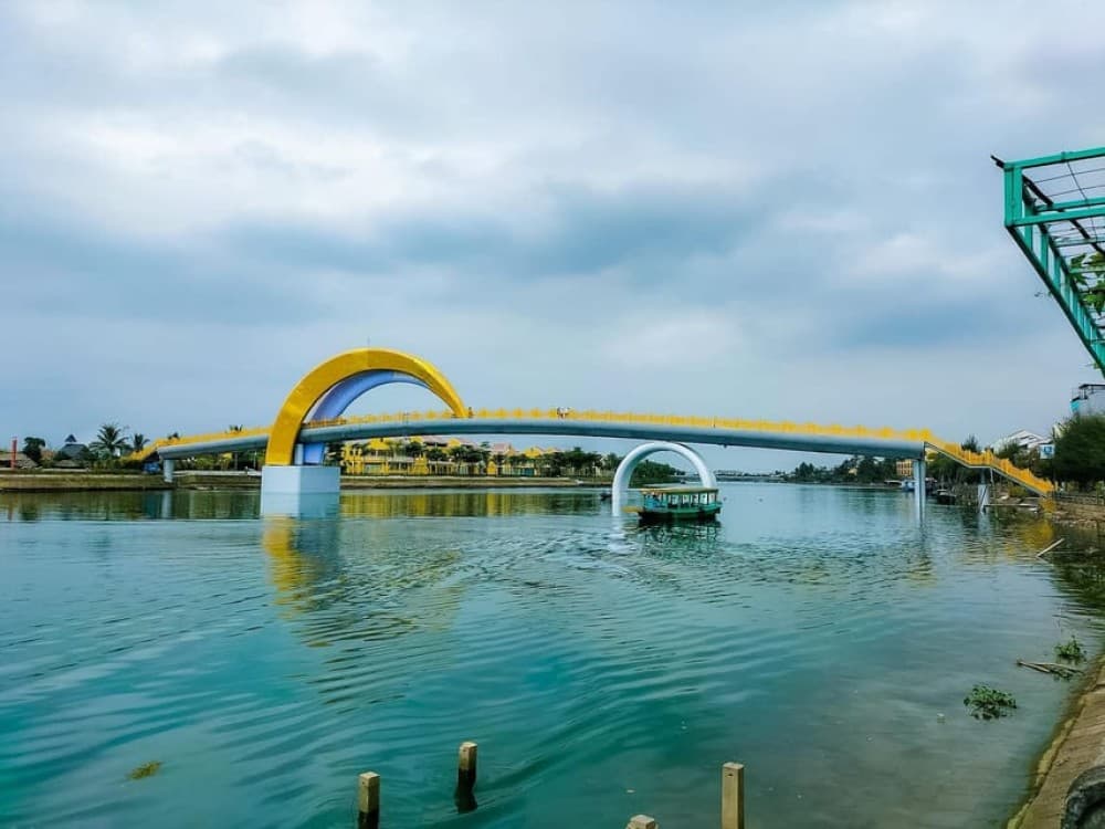 Shuttle bus Da Nang- Hoi An 730 AM/ 1230 PM/ 430 PM | ®ExcursionMania - Image 2