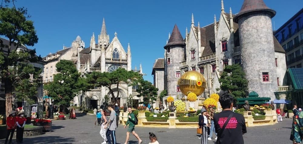 Shuttle Bus Da Nang- Golden Bridge- Hoi An by night- DaNang | ®ExcursionMania - Image 3