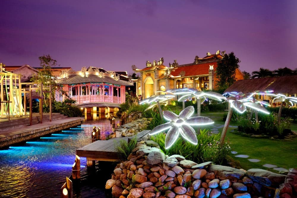 Shuttle bus Da Nang- Hoi An Memories Show- Da Nang | ®ExcursionMania - Image 5