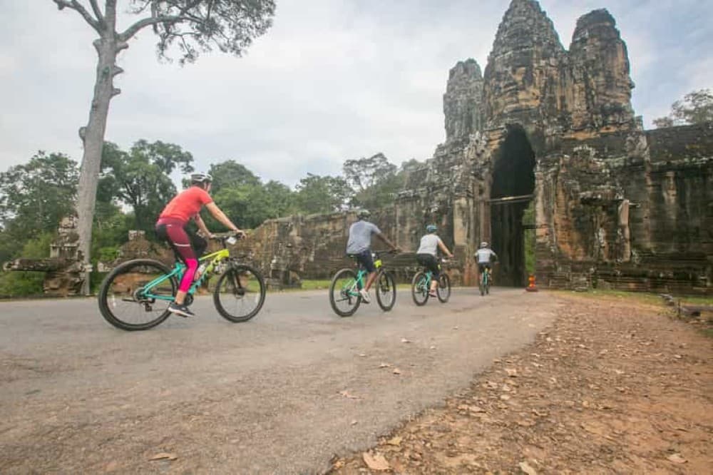 Angkor Wat: Guided Sunrise Bike Tour w/ Breakfast and Lunch | ®ExcursionMania - Image 2