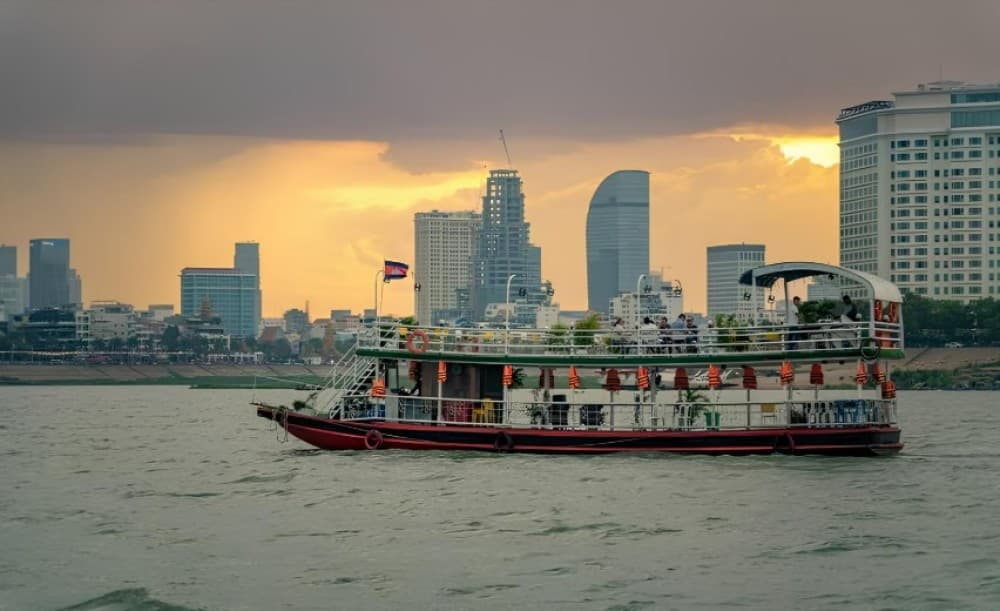 Phnom Penh: Bike & Boat Guided Tour included Snacks & Beers | ®ExcursionMania - Image 5