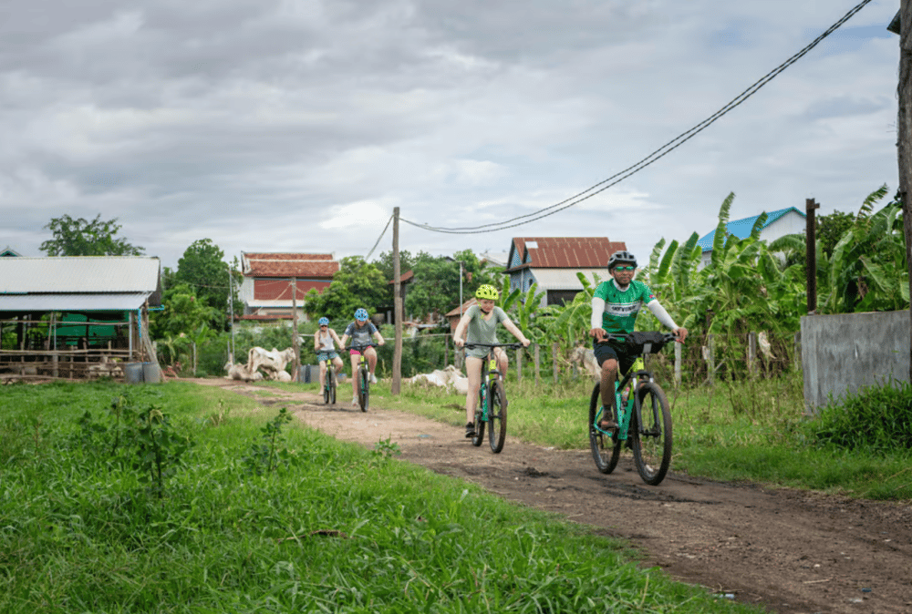 Phnom Penh: Silk Island Sunset Bike Tour include drinks | ®ExcursionMania - Image 5