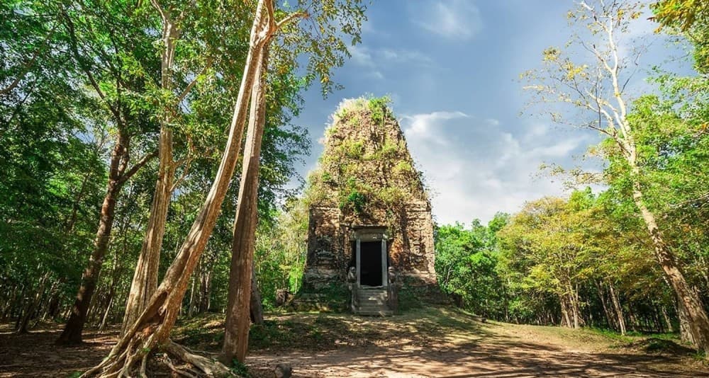 Scenic Phnom Penh to Siem Reap Transfer with Sightseeing