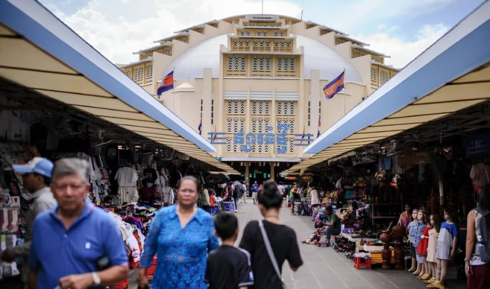 Phnom Penh City Tour & Sunset Boat by Tuk- Tuk with Drinks | ®ExcursionMania - Image 7