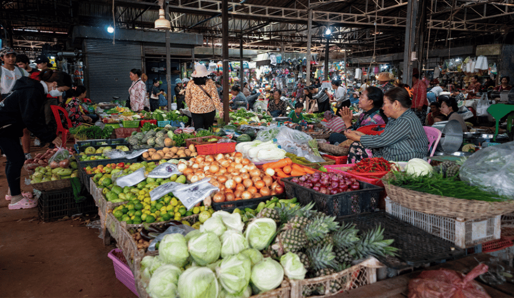Phnom Penh City Tour & Sunset Boat by Tuk-Tuk with Drinks | ®ExcursionMania - Image 9