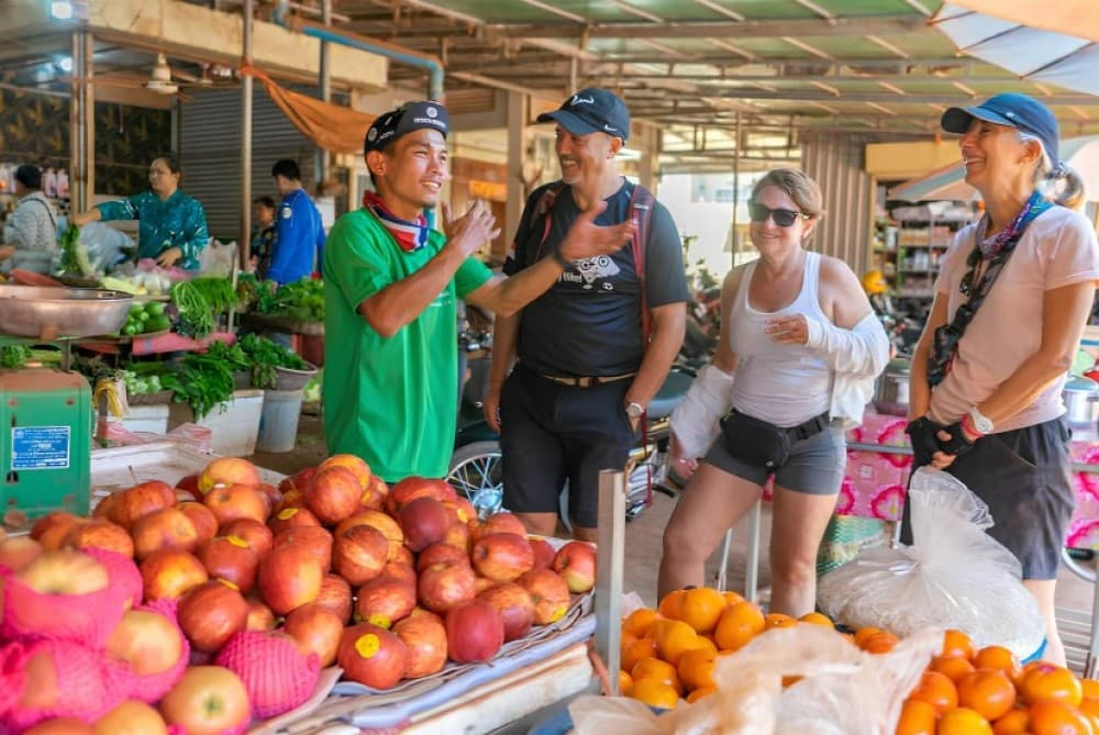 Kampong Phluk: Floating Village Bike Tour and Sunset Cruise | ®ExcursionMania - Image 4
