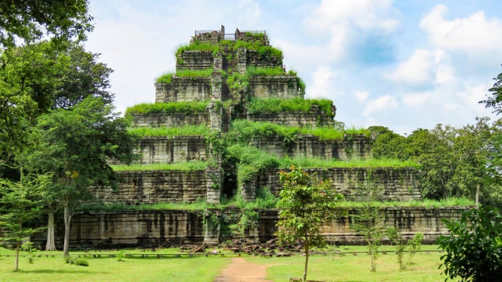 Koh Ker & Beng Mealea Temple Guided Tour | ®ExcursionMania - Image 7