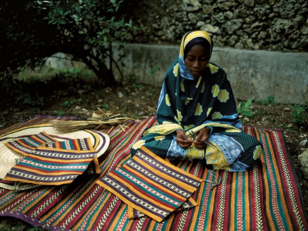 Dolphin Tour, Ngonga Cave, Kuza Cave, Blue Lagoon, The Rock | ®ExcursionMania - Image 9