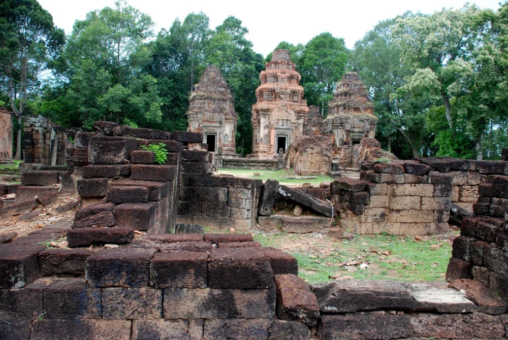 3-Day Angkor, Kompong Phluk & Roluos Temples Tour | ®ExcursionMania - Image 6