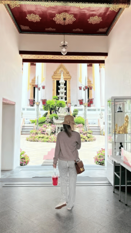 Bangkok: Wat Suthat, Giant Swing, Wat Saket | ®ExcursionMania - Image 2