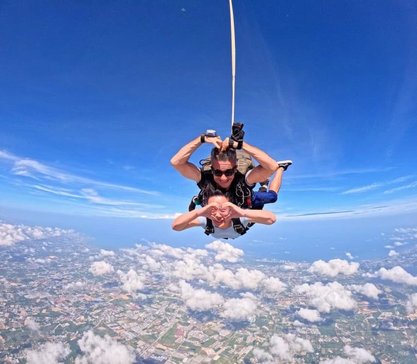 Pattaya: Skydiving with an Ocean View | ®ExcursionMania - Image 4